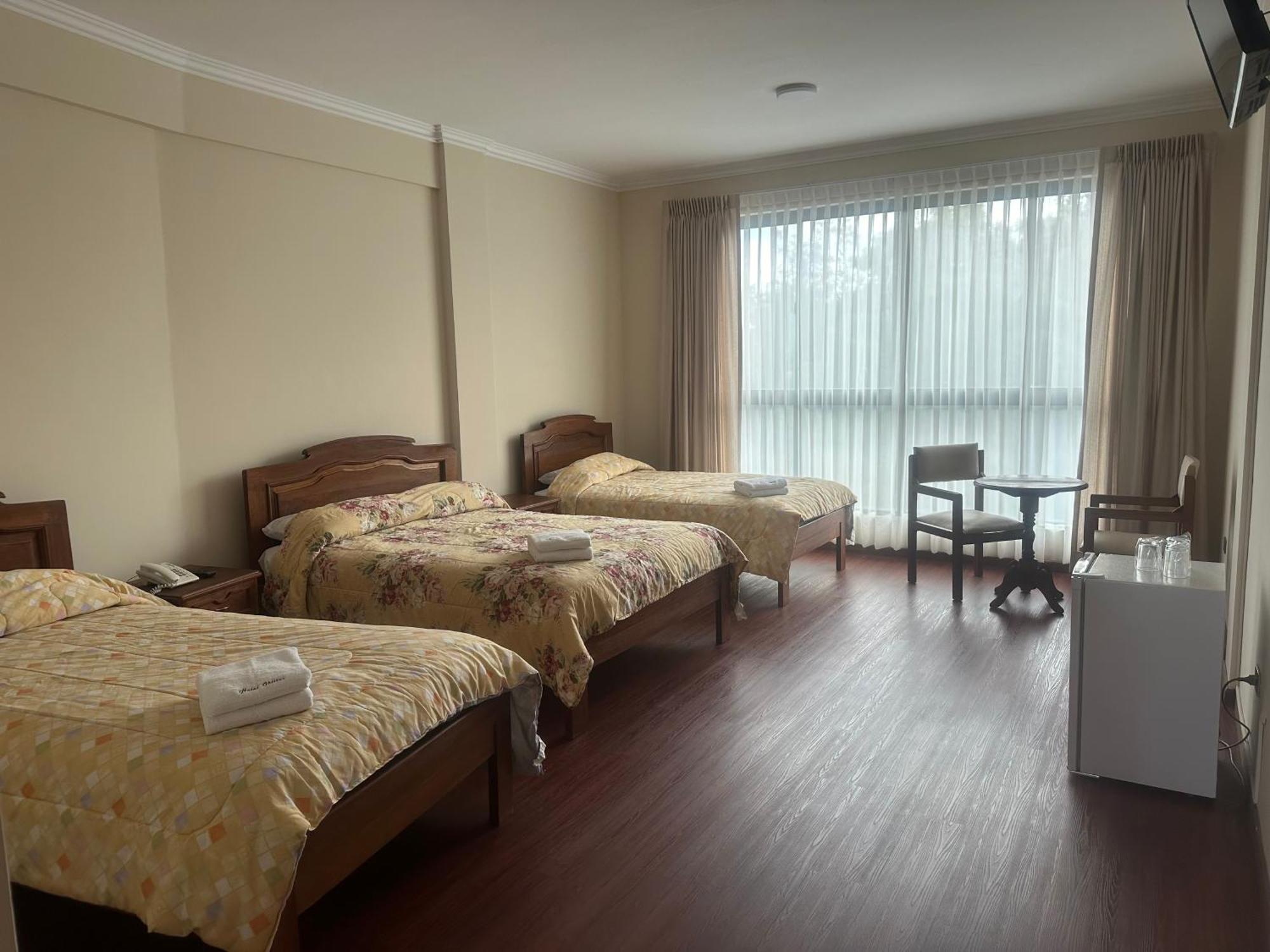 Hotel Oblitas Cochabamba Buitenkant foto