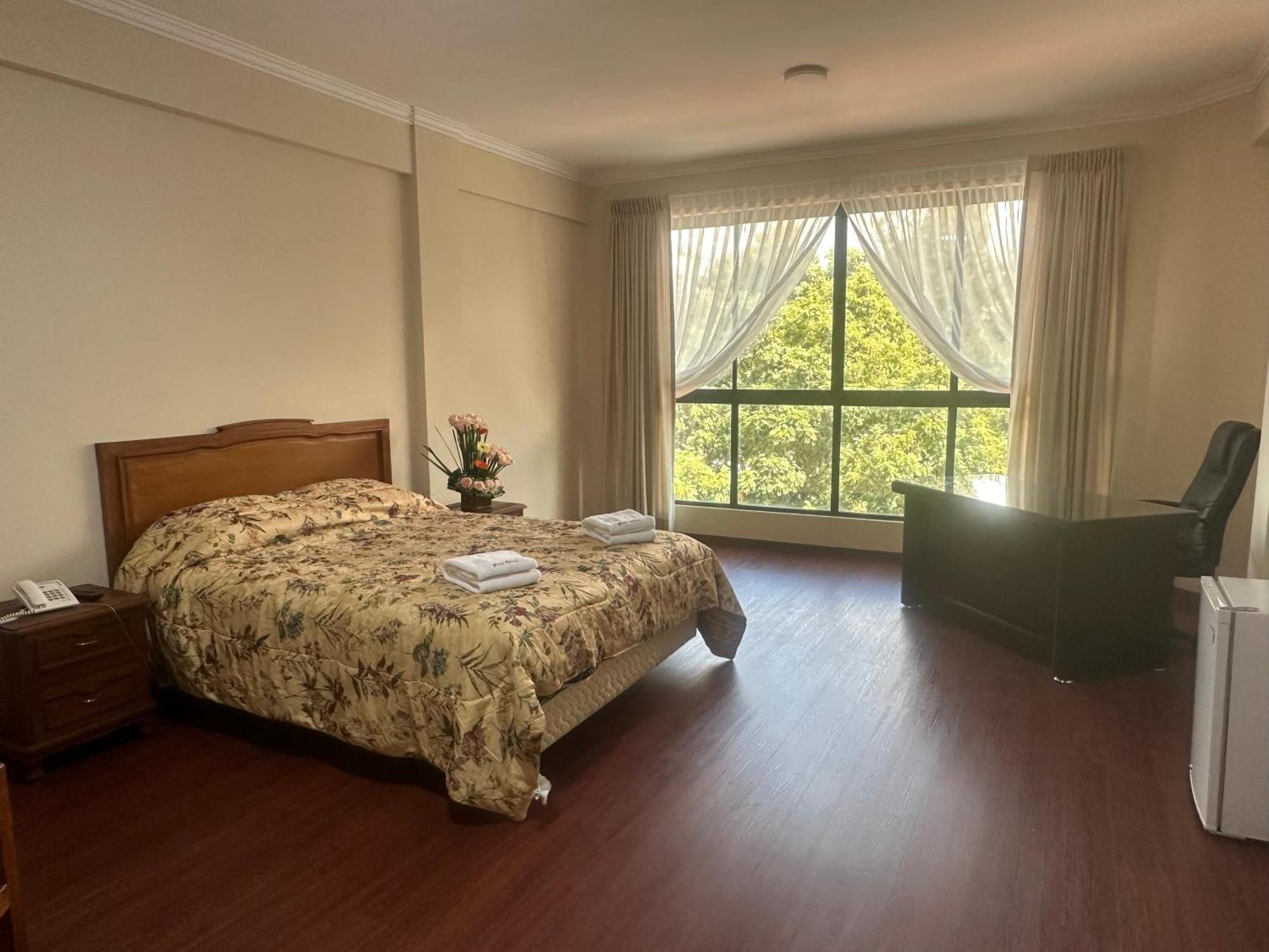 Hotel Oblitas Cochabamba Buitenkant foto